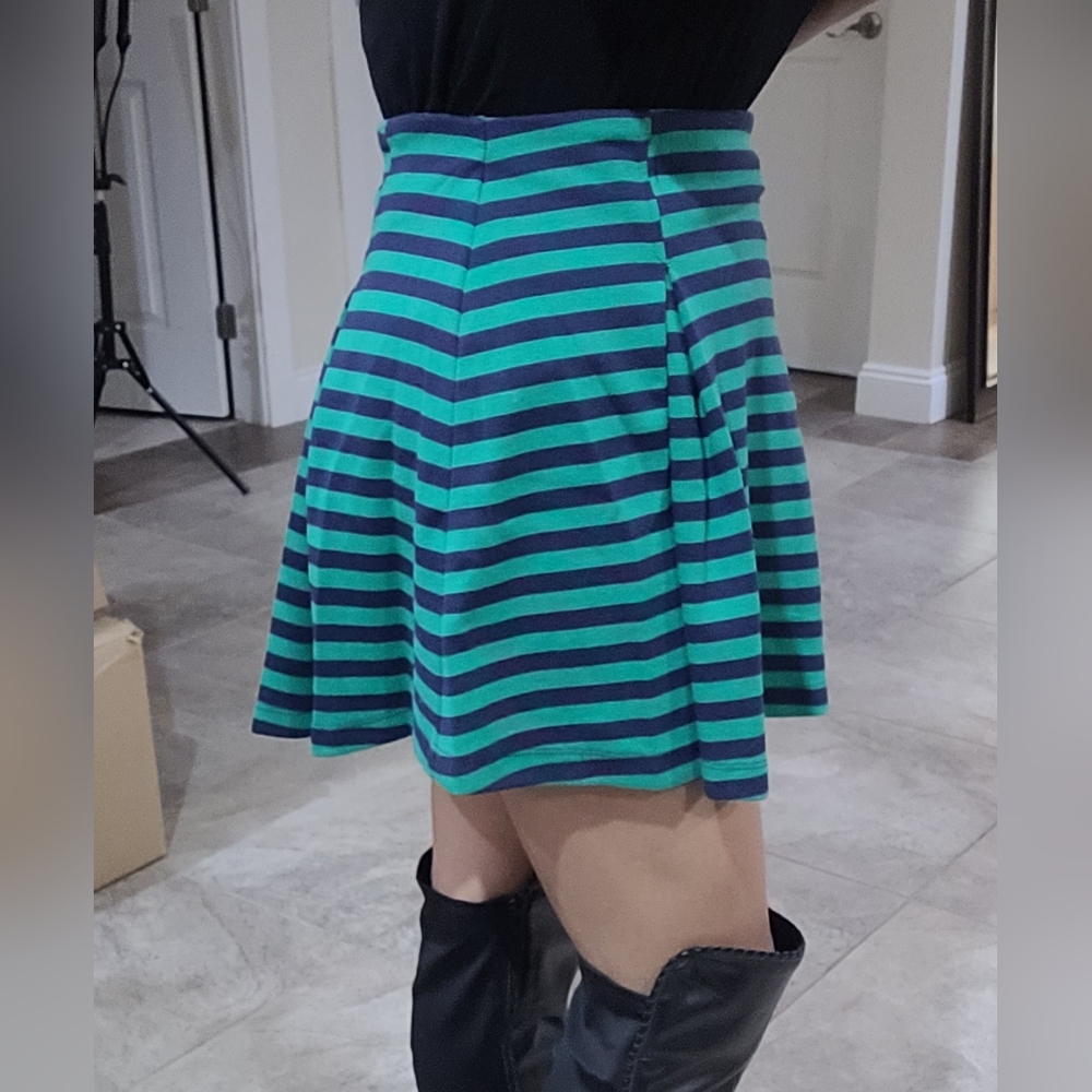 Mini Skirt - Picture 5 of 7